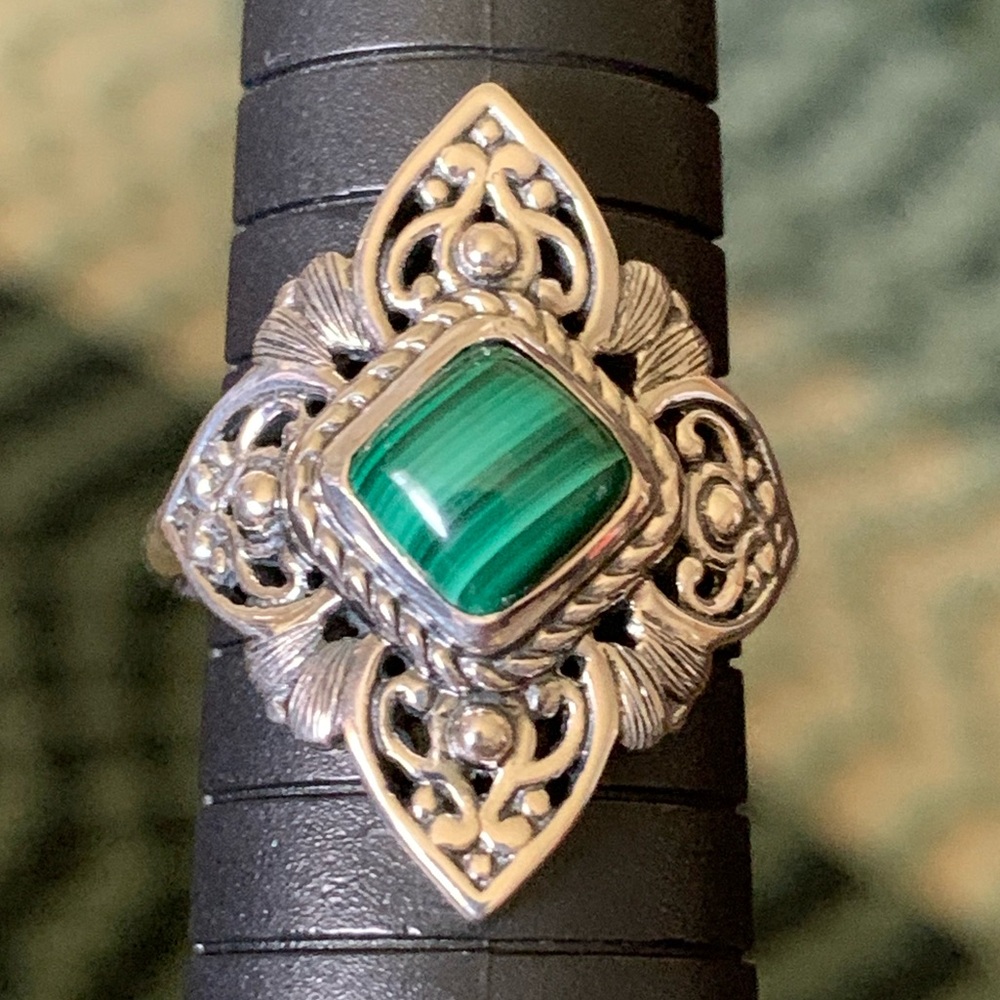 Artisan of India Sterling Silver Malachite Ring - Picture 2 of 13